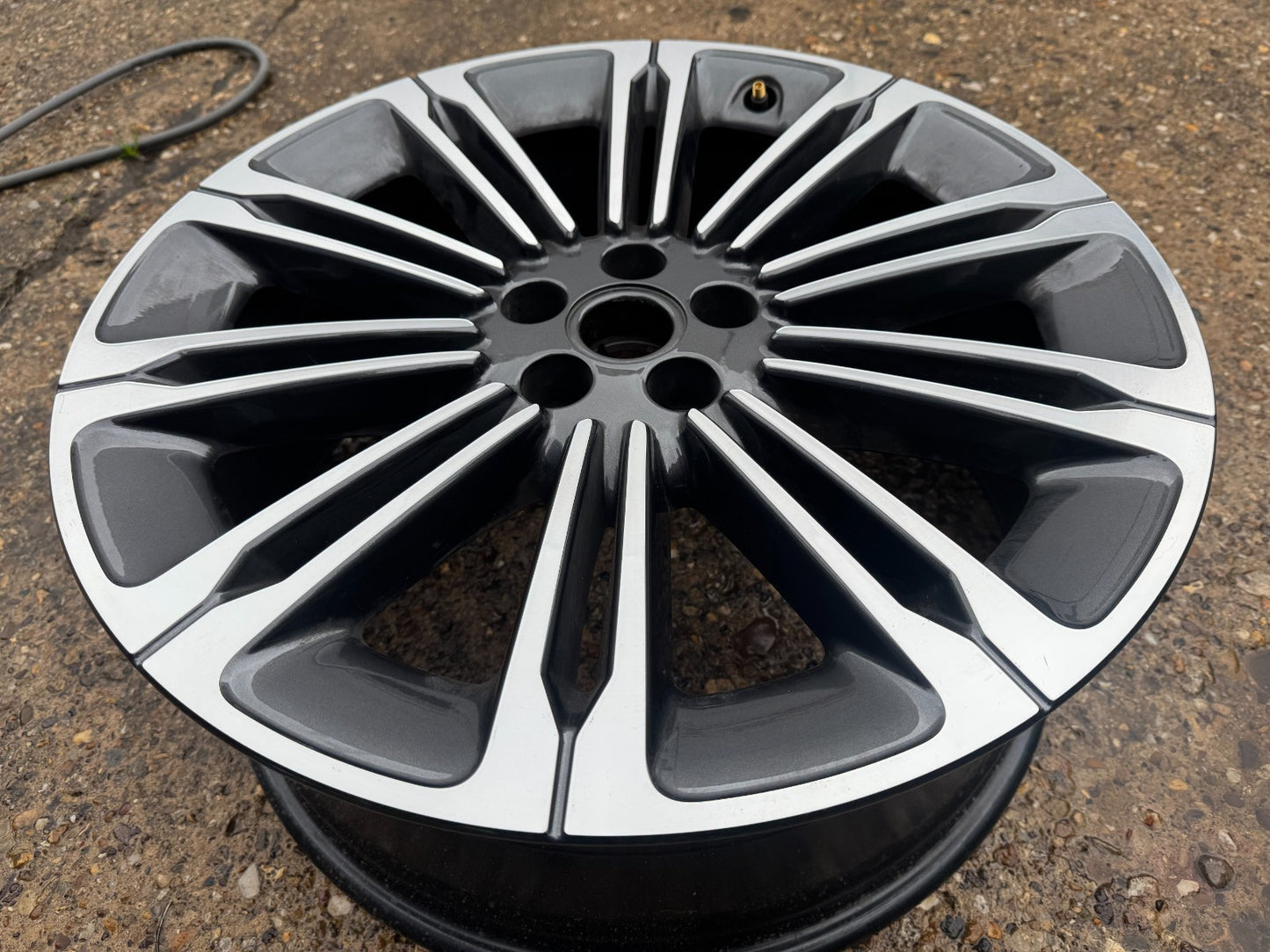 4x 2026 RANGE ROVER VELAR L560 20'' STYLE 1075 DIAMOND CUT ALLOY WHEELS