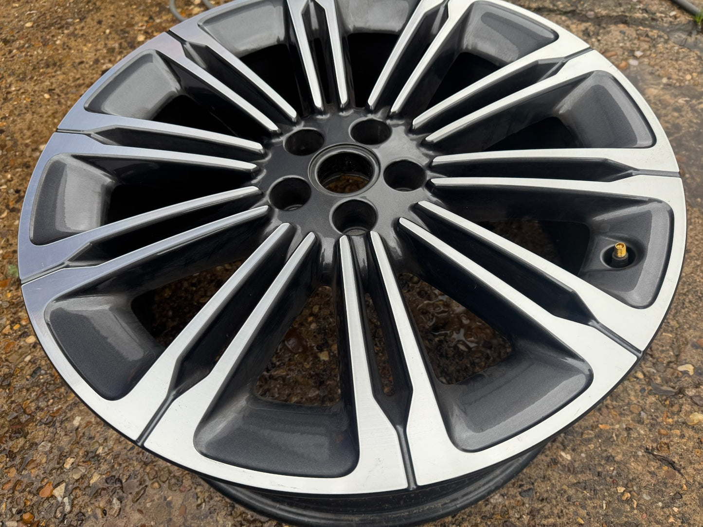 4x 2026 RANGE ROVER VELAR L560 20'' STYLE 1075 DIAMOND CUT ALLOY WHEELS