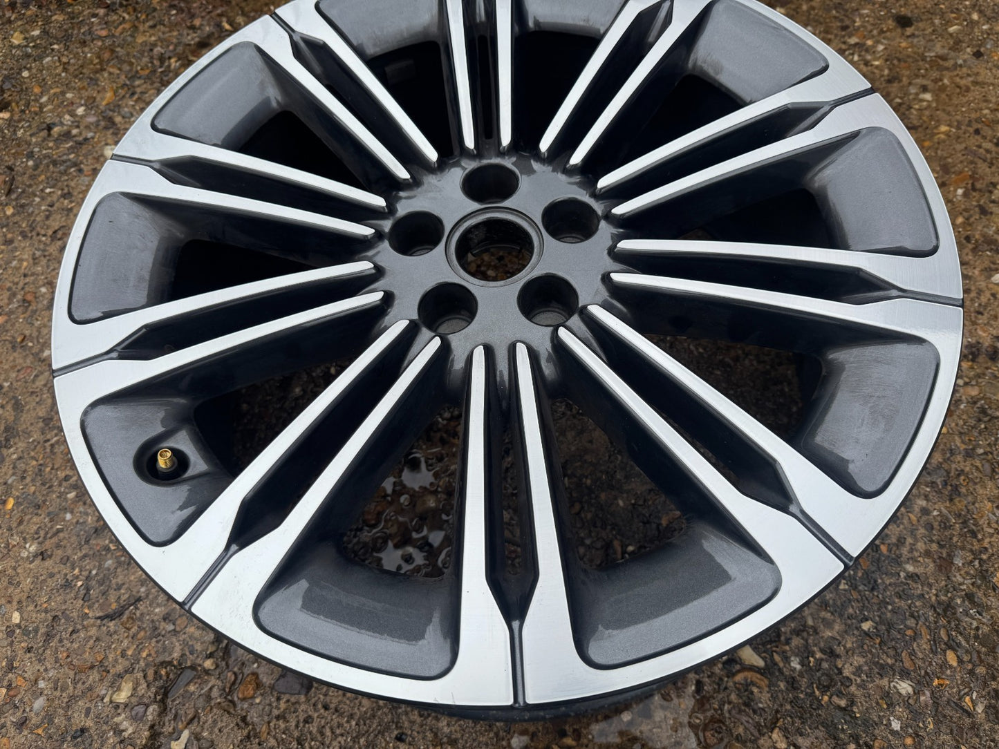 4x 2026 RANGE ROVER VELAR L560 20'' STYLE 1075 DIAMOND CUT ALLOY WHEELS