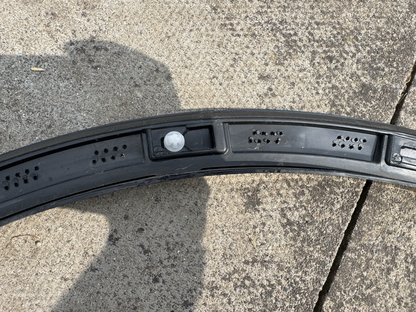VOLKSWAGEN TOUAREG CR7 Front Right Fender Molding 760853718AGRU
