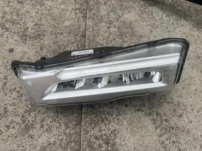 GENUINE Fog Light BMW X4 2018-2019 Lamp LED Passenger Side