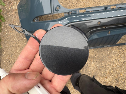 GENUINE RANGE ROVER EVOQUE  REAR BUMPER TOW EYE COVER 2019 ON GREY  K8D2V17K922