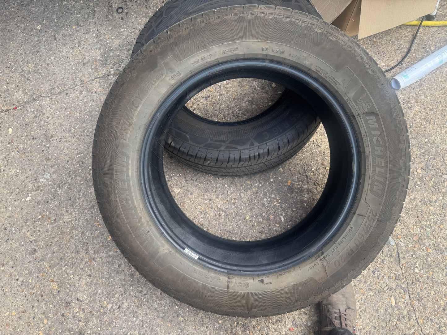 255 60 20 113V MICHELIN PRIMACY ALL SEASON  XL M+S LR Dot:0626 4mm