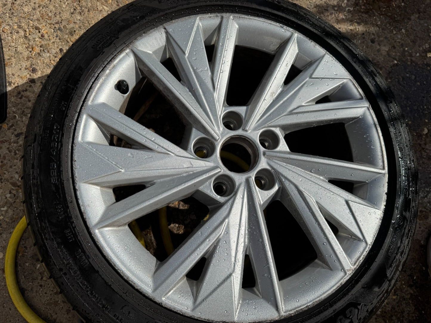 1x Genuine Audi A3 8Y 17” Alloy Wheel Rim 8Jx17 8Y0601025D Kerb Rashed