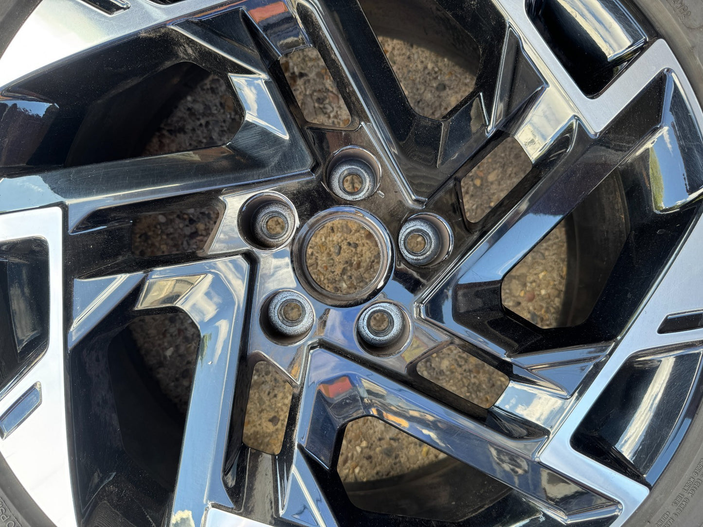 19" KIA SPORTAGE ALLOY WHEEL GENUINE MK5 7.5X19 ET51 52910-R2300
