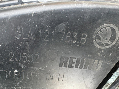 SKODA ENYAQ iV ช่องลมกันชนหน้า ซ้าย 5LA121763B9B9 ของใหม่ แท้