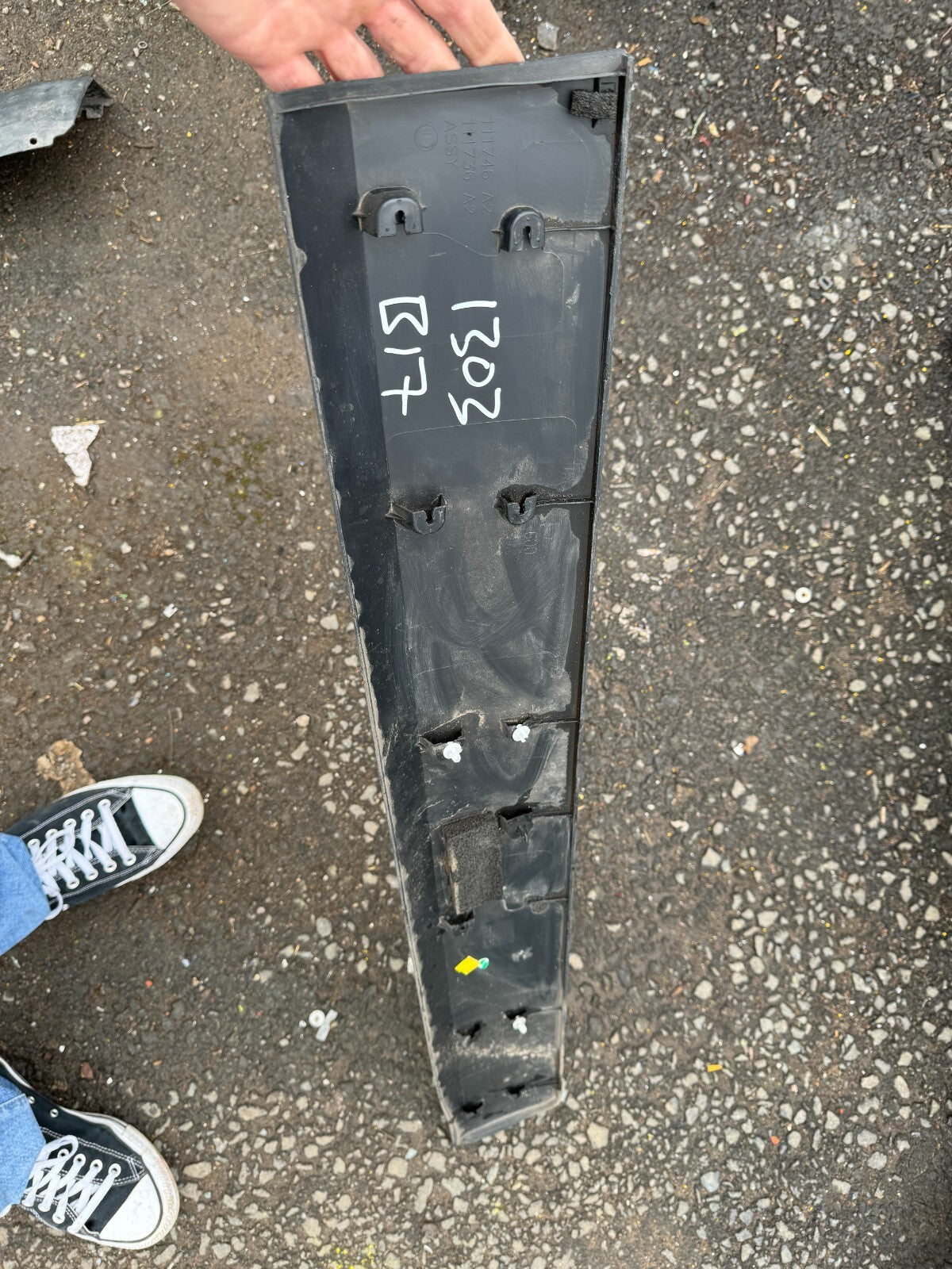 VAUXHALL CROSSLAND X FRONT RIGHT DOOR MOULDING TRIM GENUINE PART 111746A2