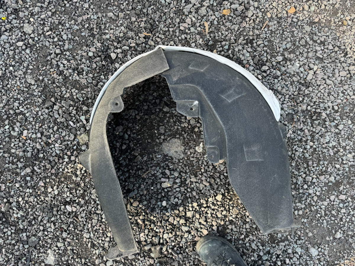 2023 Volvo EX30 rear left wheel arch liner 8891866093 80001645 574249