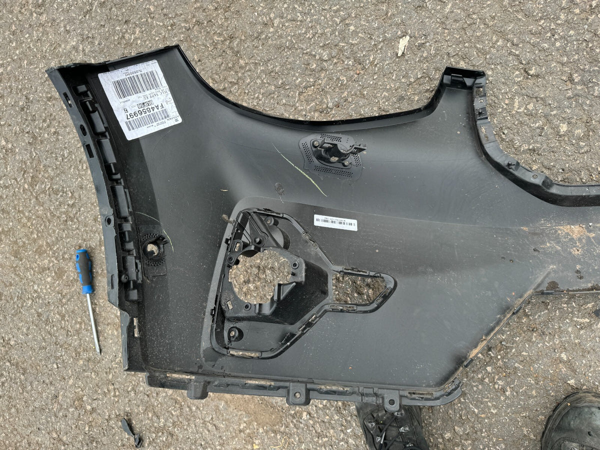 กันชนหน้า VOLVO XC40 2022 ขึ้นไป 5 ประตู SUV แท้ p/n 31690933