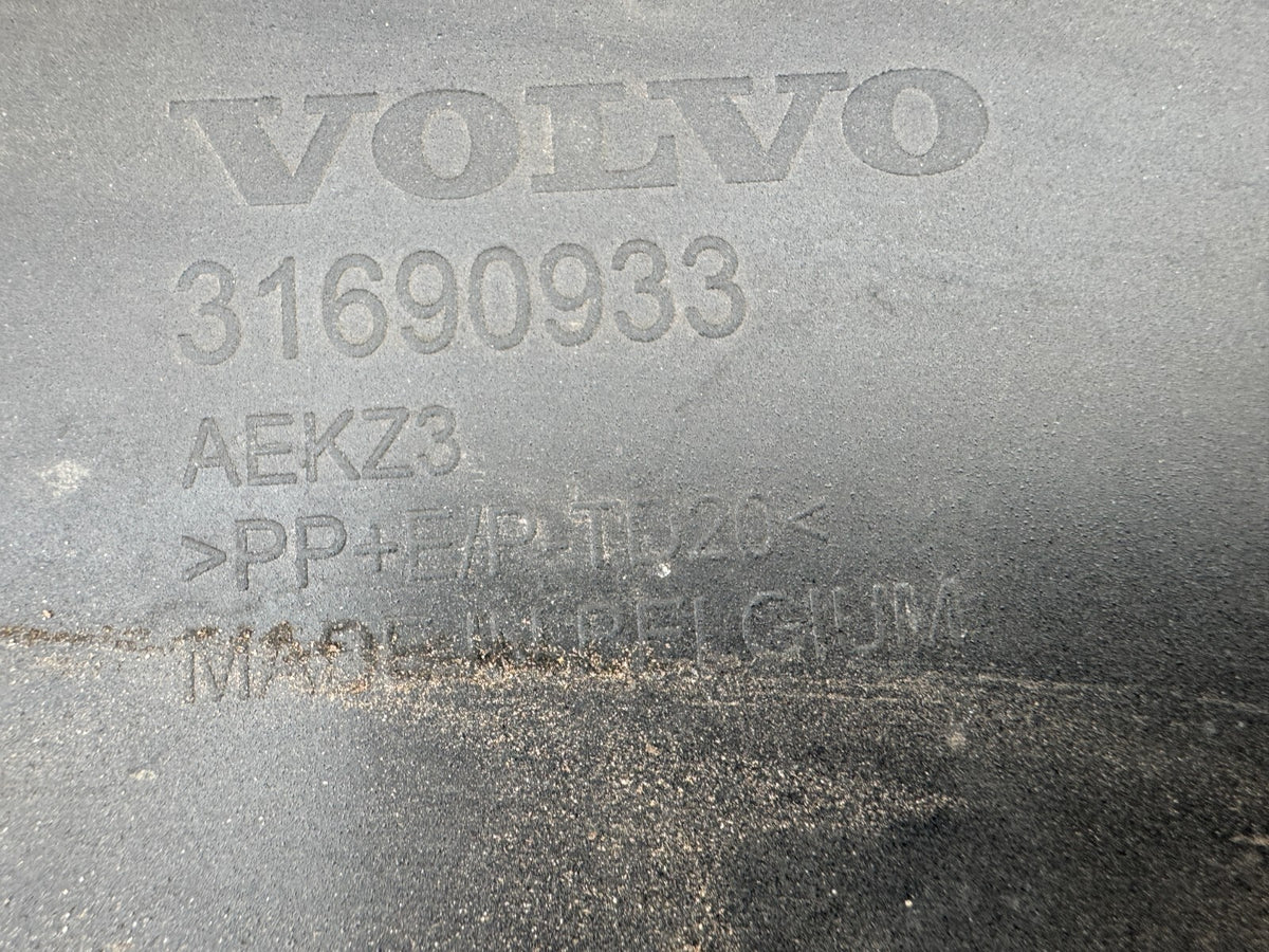 กันชนหน้า VOLVO XC40 2022 ขึ้นไป 5 ประตู SUV แท้ p/n 31690933