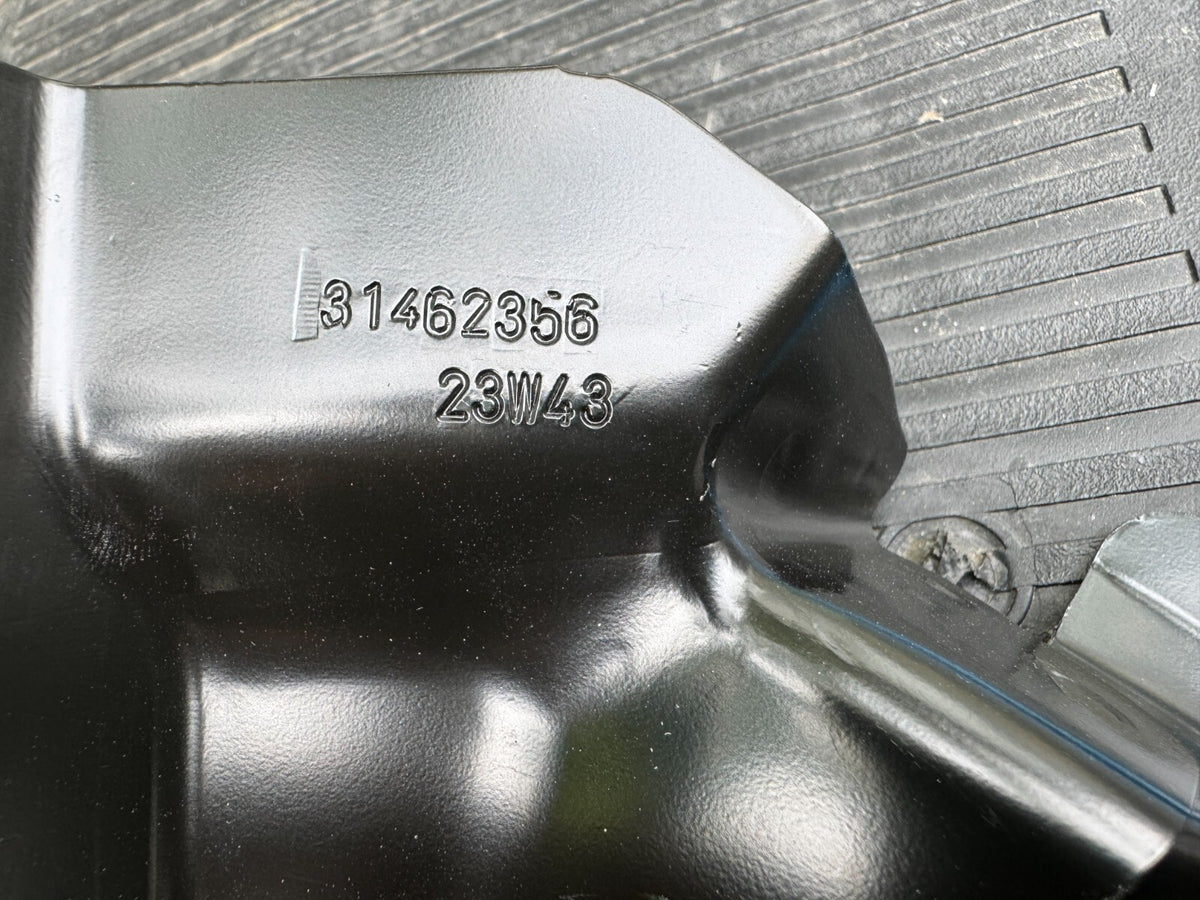 VOLVO XC40 PANEL BRACKET NEW GENUINE 31462356