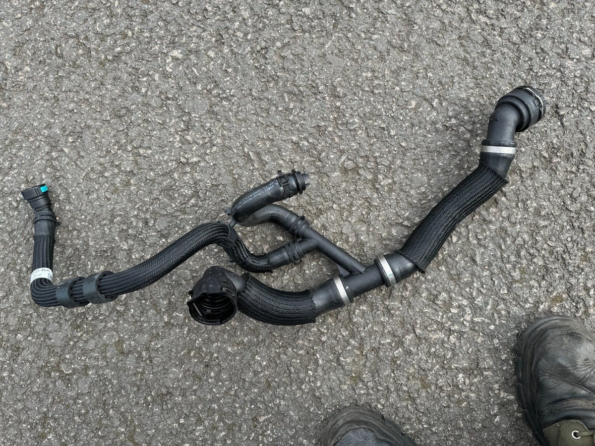 LAND ROVER DISCOVERY SPORT L550 1.5 P300e Hybrid 4x4 Hoses L8D2-8260-BA 2022