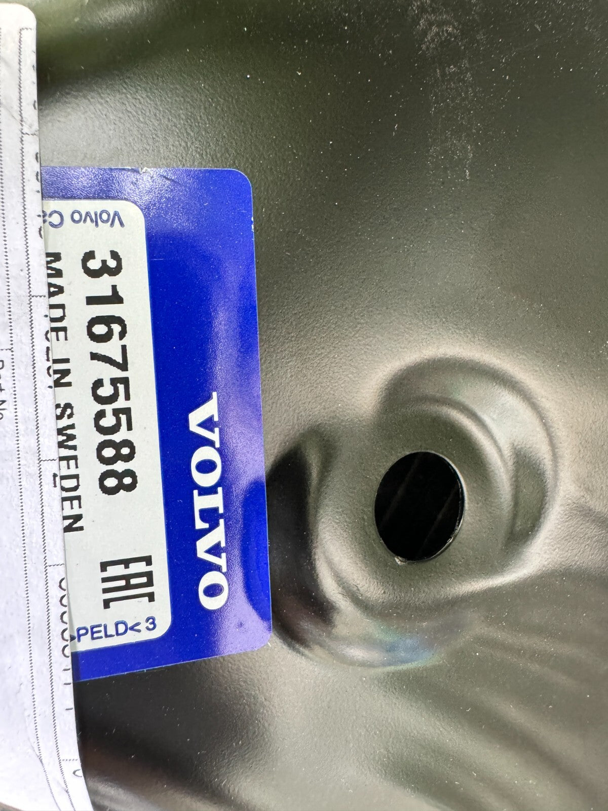 VOLVO XC40 O/S RIGHT TAILIGHT PANEL BRACKET NEW GENUINE 31675588