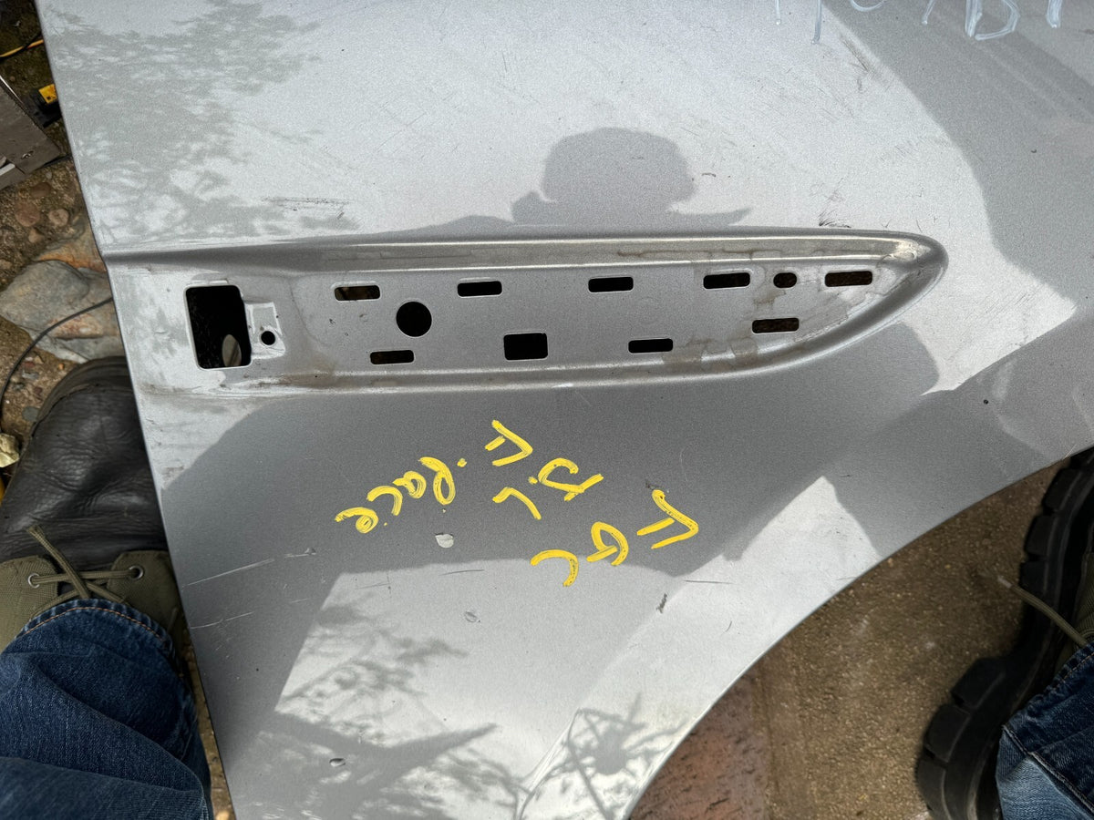 TAI XE TRƯỚC PHẢI CHÍNH HÃNG P/N: HK8316015 CHO JAGUAR F PACE X761 2016 TRỞ ĐI