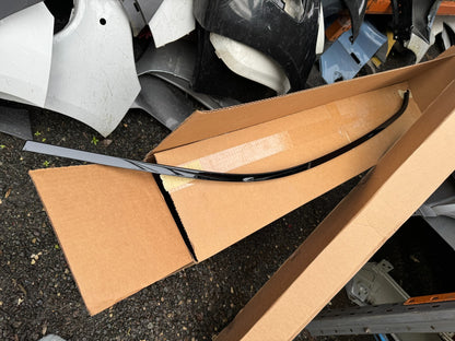 LR RR VELAR L560 Front Left Door Upper Moulding Strip LR058480 NEW GENUINE