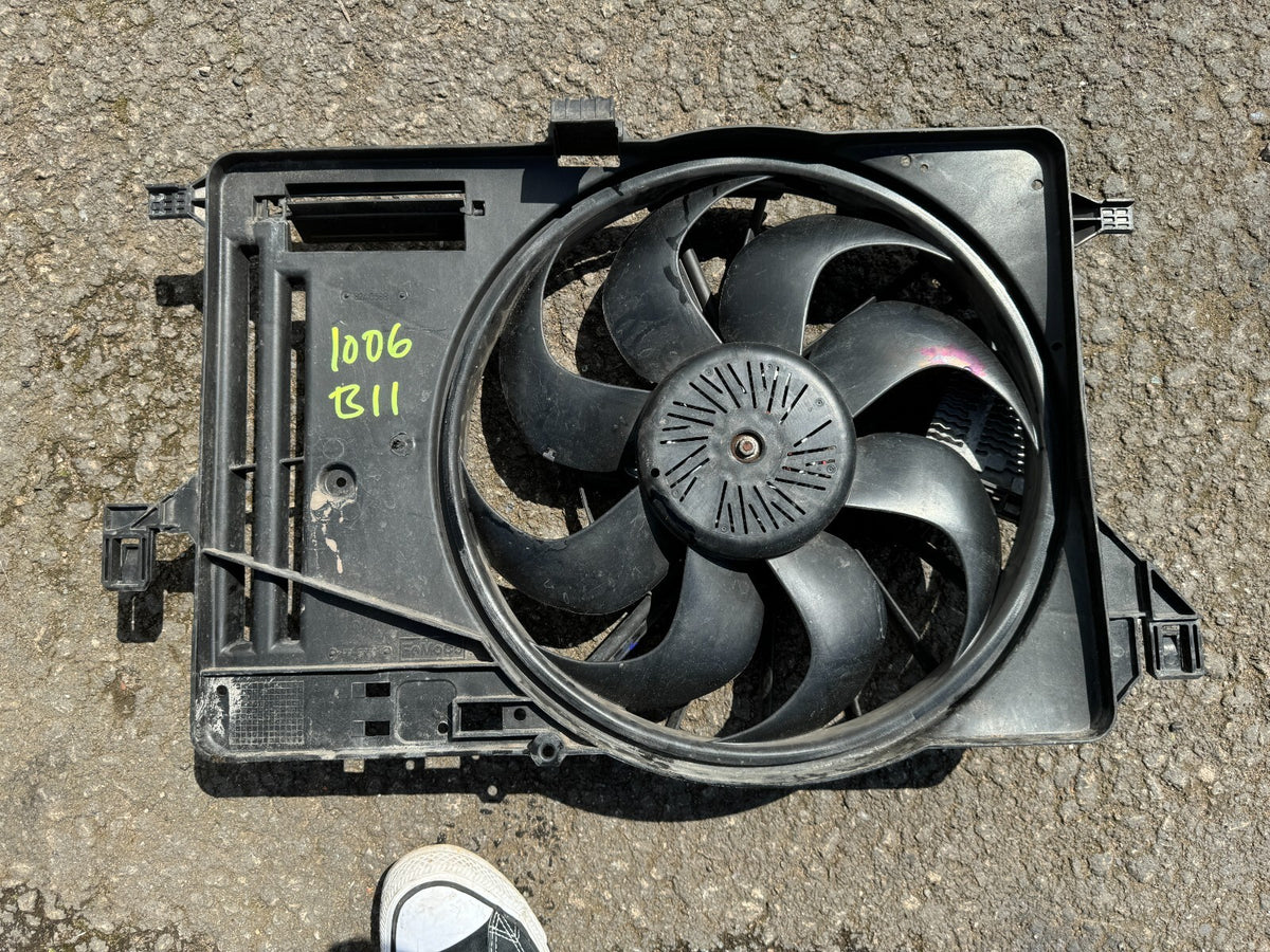 2016 FORD FOCUS MK3 1.6TDCI T1DB RADIATOR FAN 8V618C607ED