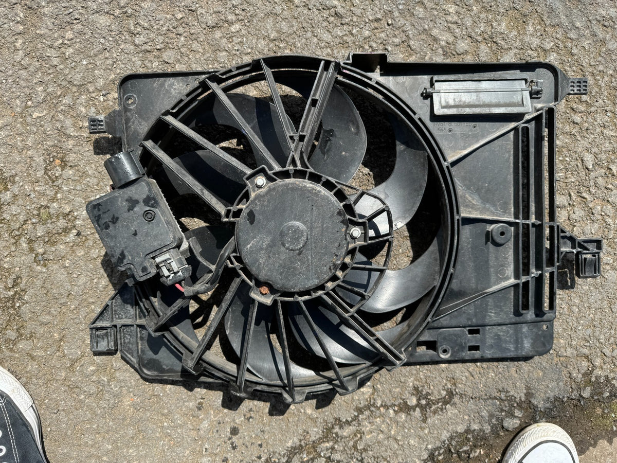2016 FORD FOCUS MK3 1.6TDCI T1DB RADIATOR FAN 8V618C607ED