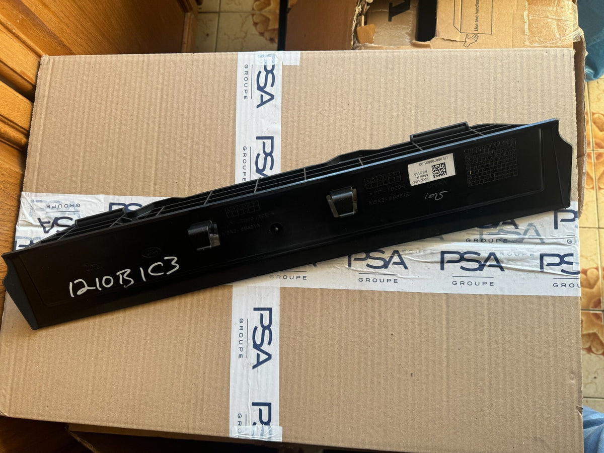 GENUINE LAND ROVER RANGE ROVER VELAR DEFLEKTOR UDARA GRILL DEPAN LR152433