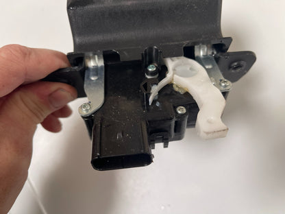 KIA SPORTAGE QL MK4 2016-2021 GENUINE REAR BOOT LOCK LATCH CATCH MECHANISM