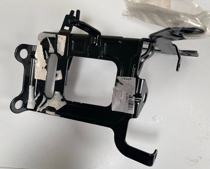 VOLKSWAGEN PASSAT B8 3G Cooler Radiator Bracket 3Q0121093F NEW GENUINE