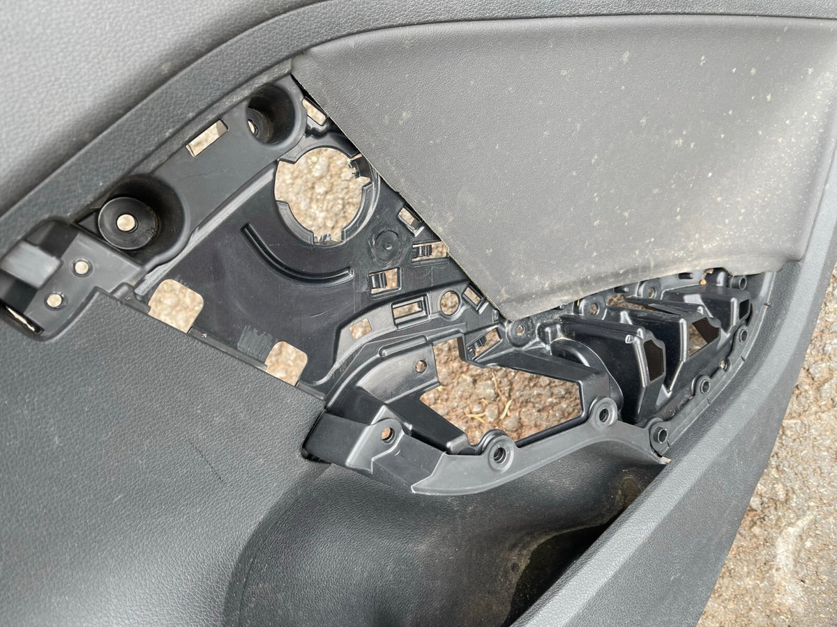 AUDI A3 S3 RS3 8V SALOON DRIVERS SIDE REAR DOOR CARD 8V5867306 FREE P&P