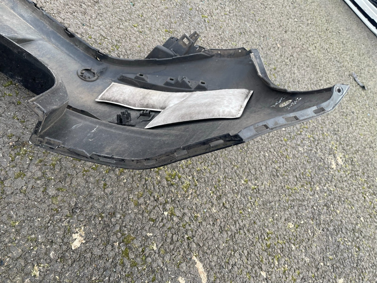 2013 - 2016 VOLKSWAGEN GOLF MK7 GENUINE REAR BUMPER 5G6807421