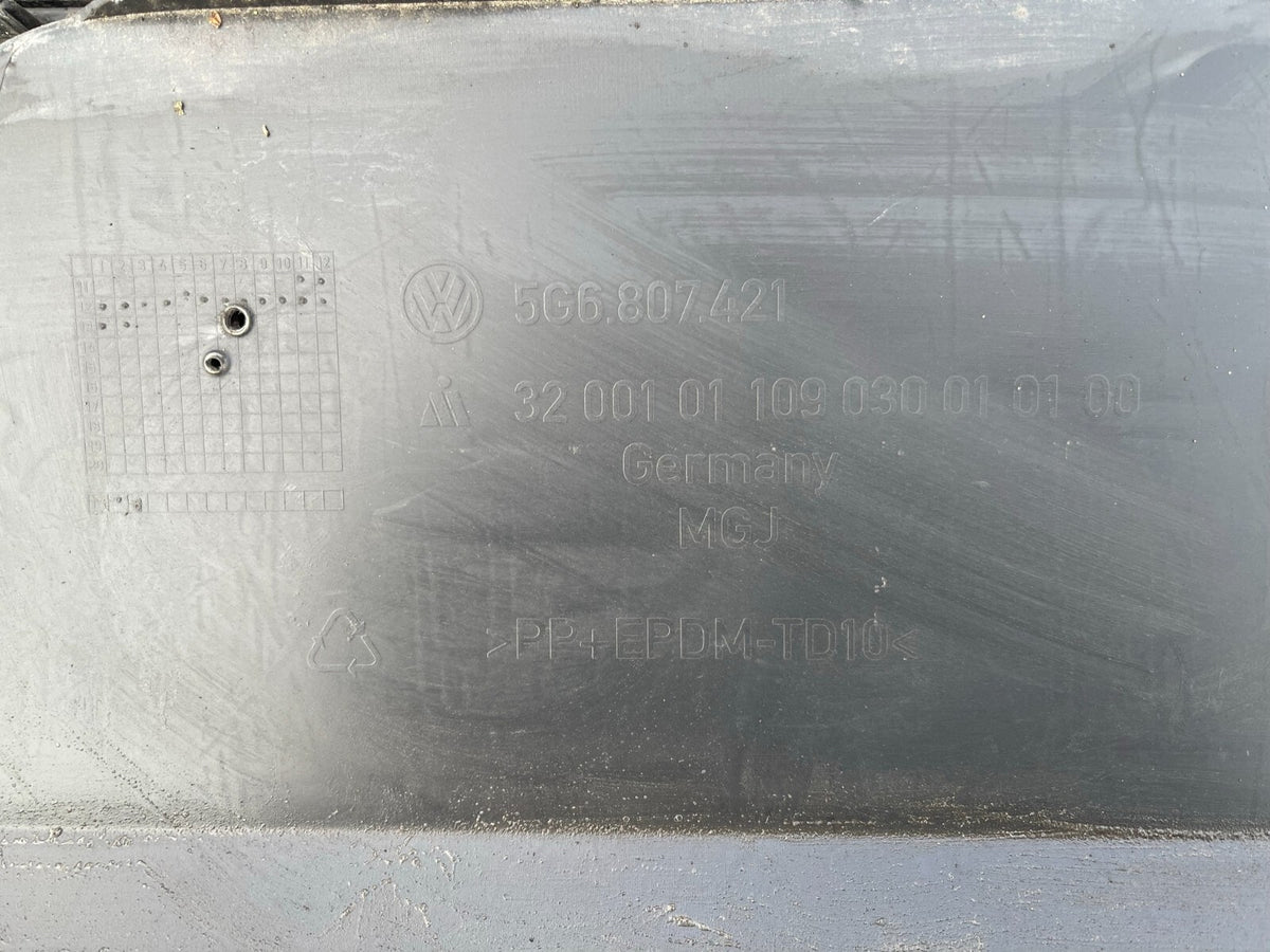 2013 - 2016 VOLKSWAGEN GOLF MK7 GENUINE REAR BUMPER 5G6807421