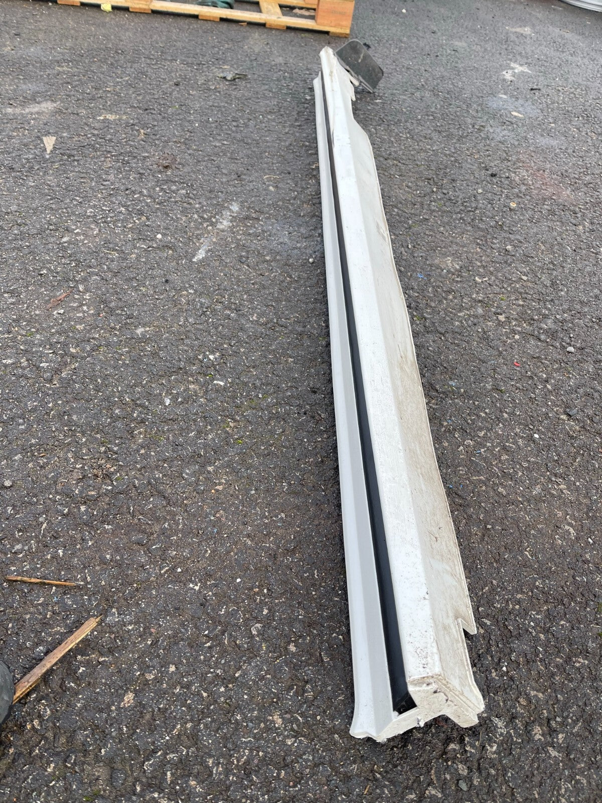 2019-2020 Hyundai Kona Electric 87751K4000PGY sill LH Left