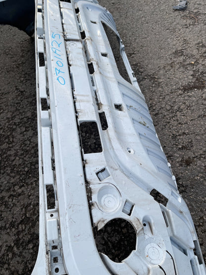 Land Rover Range Rover Evoque 2019 L551 Bumper Belakang Warna Fuji White