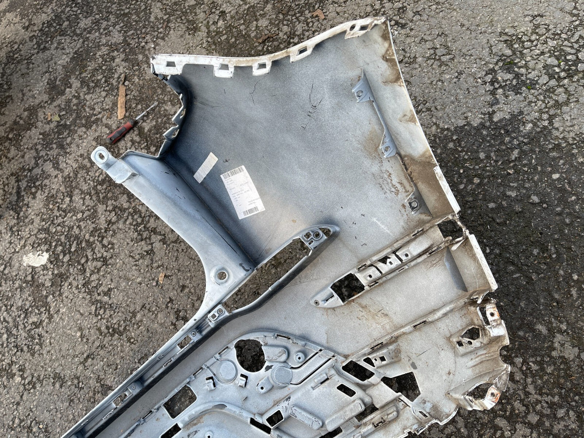 Land Rover Range Rover Evoque 2019 L551 Bumper Belakang Warna Fuji White