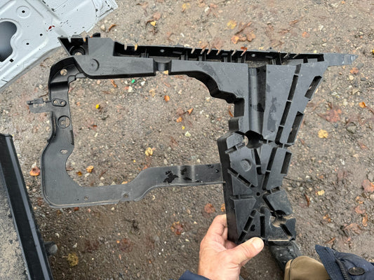VOLVO S90 LÖKHÁRÍTÓ TARTÓ KONZOL HÁTSÓ JOBB 31425064