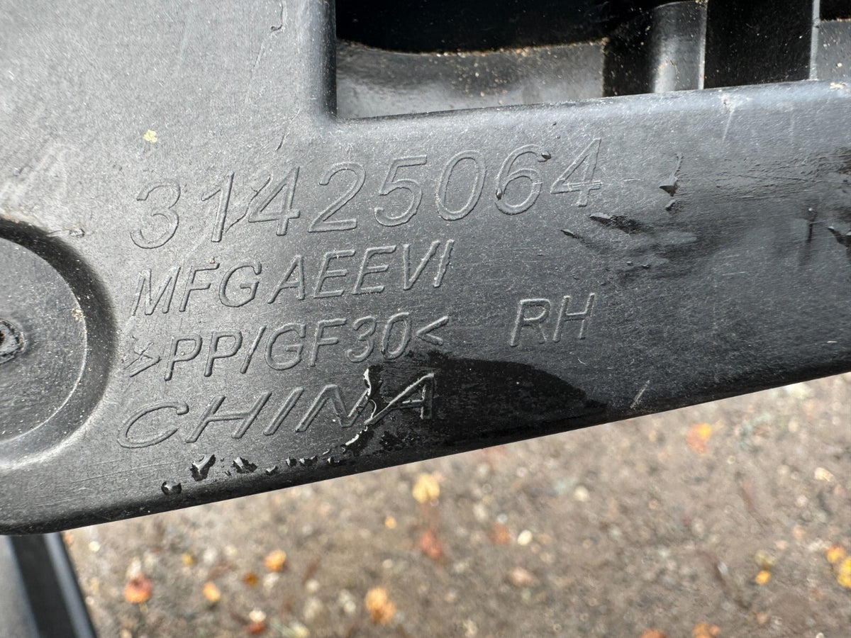 VOLVO S90 BREKET BUMPER BELAKANG KANAN 31425064