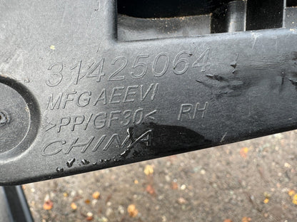 VOLVO S90 BREKET BUMPER BELAKANG KANAN 31425064