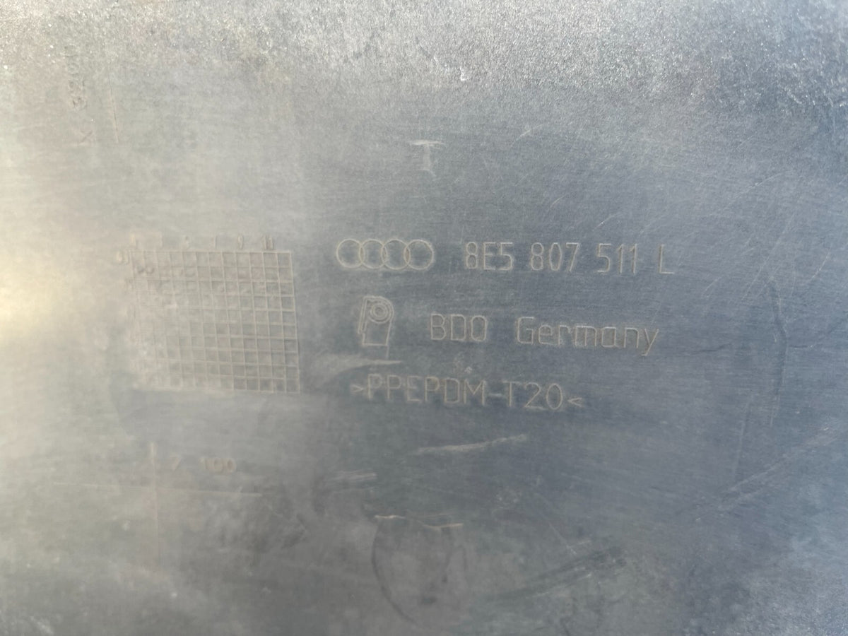 原廠 AUDI A4 B7 8E 四門房車 後保桿 8E5 807 511 L 2005-2008 含後下巴