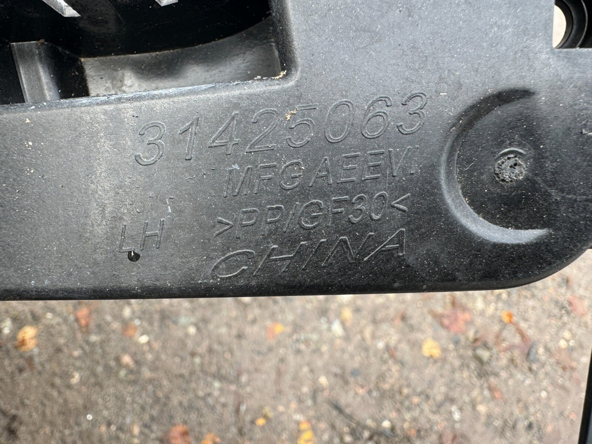 Volvo S90 Braket Bumper Belakang Kiri 31425063