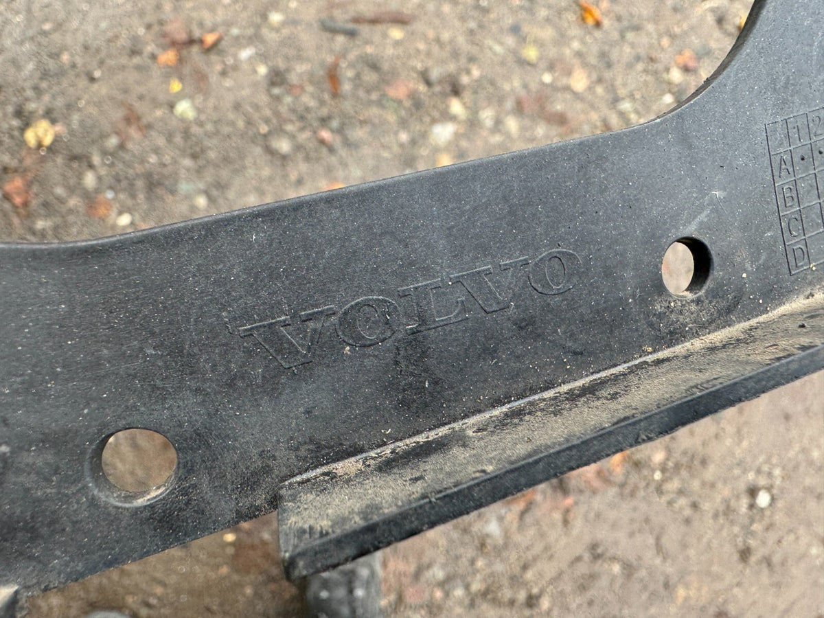 Volvo S90 Braket Bumper Belakang Kiri 31425063