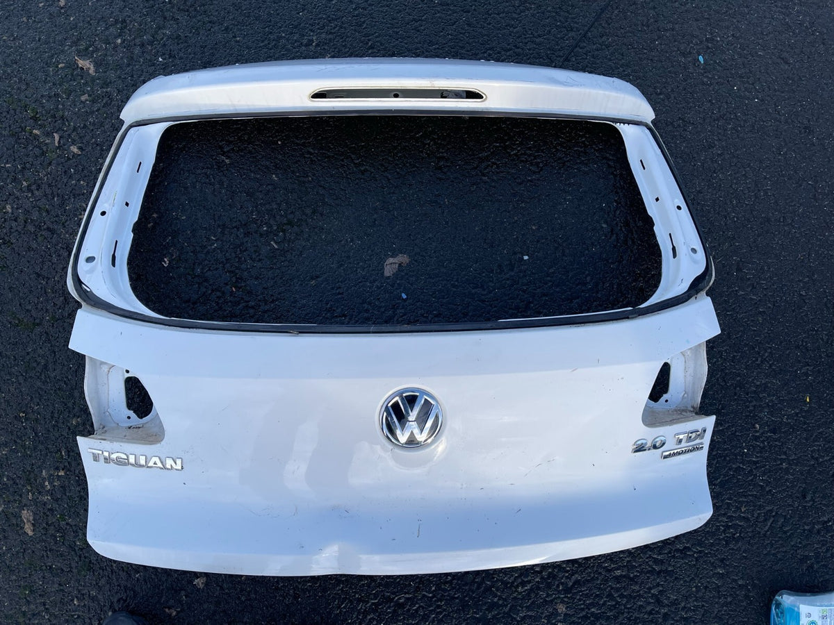 GENUINE VOLKSWAGEN TIGUAN TAILGATE BOOTLID 5N082717