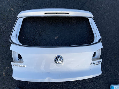 GENUINE VOLKSWAGEN TIGUAN TAILGATE BOOTLID 5N082717