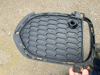 ตะแกรงล่างกันชนหน้า ด้านซ้าย O/S BMW X5 M F15 2015 5111805685 แท้