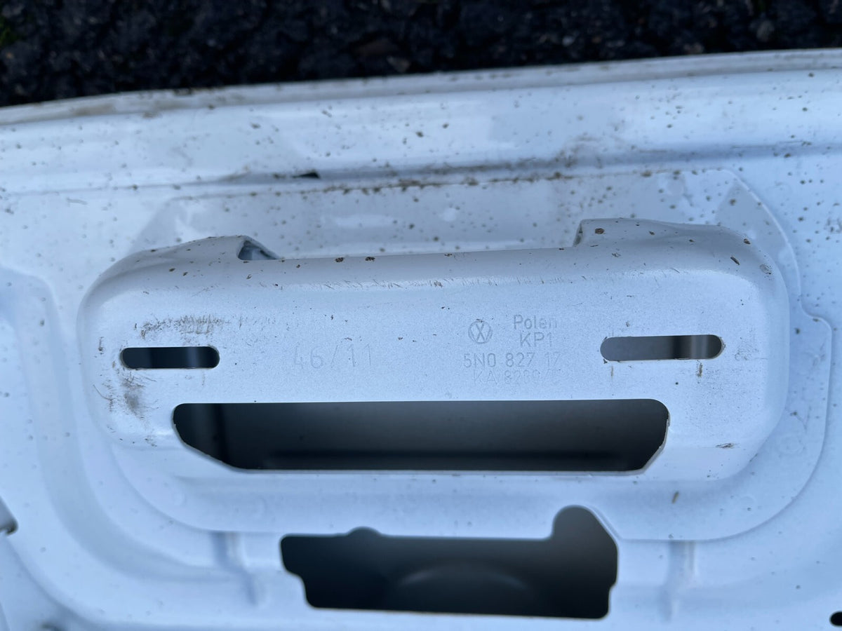 GENUINE VOLKSWAGEN TIGUAN TAILGATE BOOTLID 5N082717
