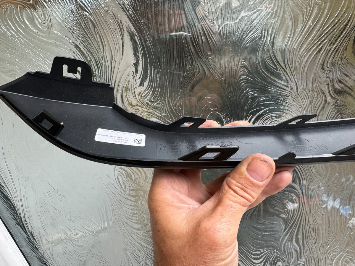 RANGE ROVER EVOQUE ORIGINAL L551 TRIM KANAN BUMPER DEPAN O/S K8D217E784AB 2018 KE ATAS