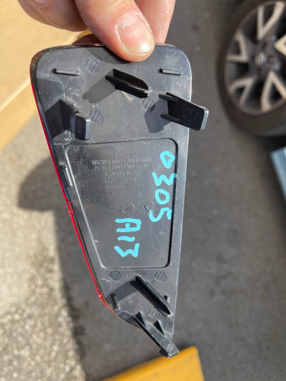 2021/2022 FORD FOCUS 後保桿反光片 左側 JX7B13B415AA NX7B13B415AA