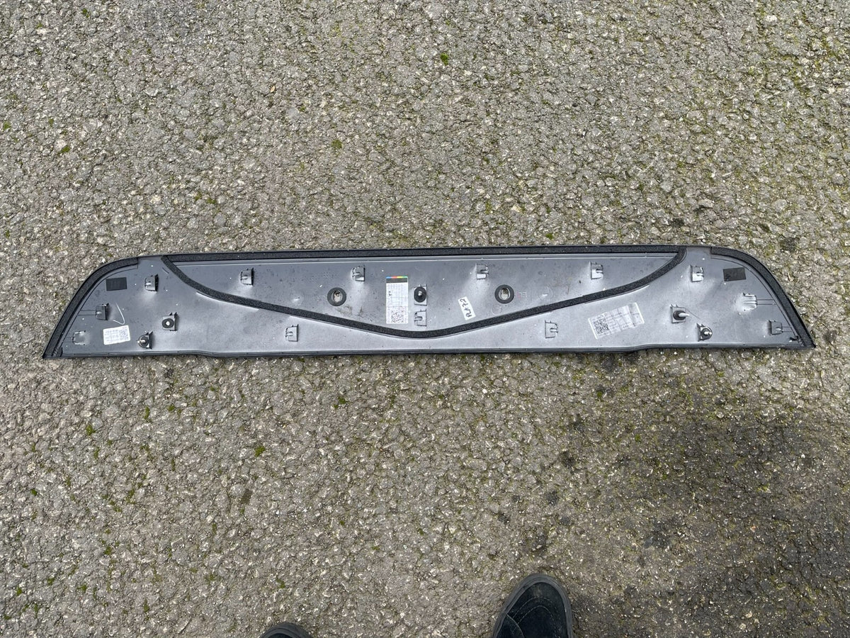 2019 List Pintu Bagasi Kia Ceed 87370J7000 HYUNDAI/KIA Moulding assy-back panel