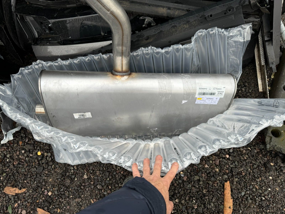 BARU Original Knalpot Belakang - Volvo (32292042) 2019-2023 Volvo S90