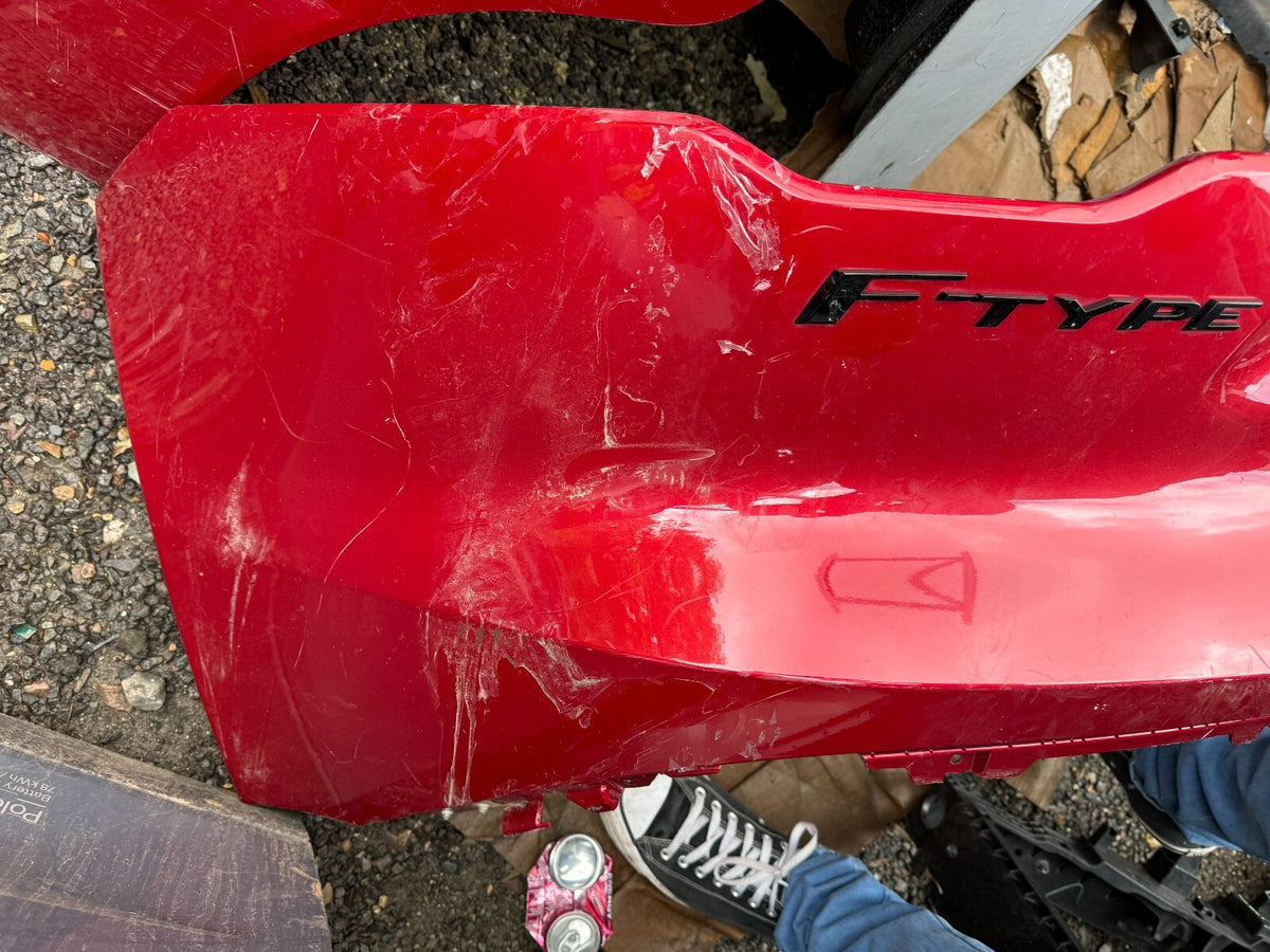 2022 Jaguar F-Type P450 bumper belakang warna Firenze Red X152