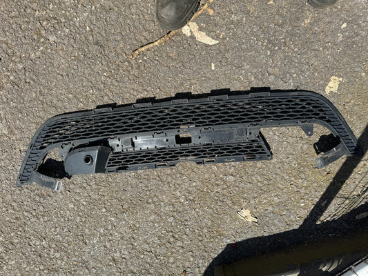 Land Rover Evoque 앞 범퍼 하단 중앙 그릴 2016 ~ 2019 GJ32-17K945-B
