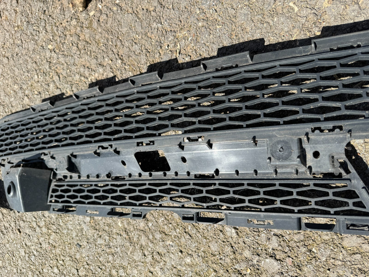 Land Rover Evoque Grilă Centrală Inferioară Bară Protecție Față 2016 PÂNĂ LA 2019 GJ32-17K945-B