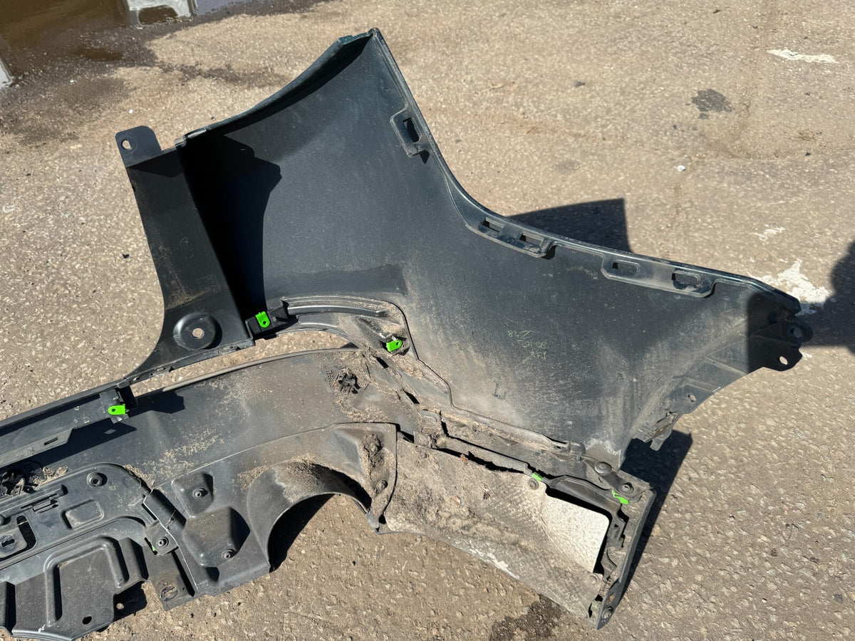 Cản sau Land Rover Discovery Sport L550 2015-2019 Mã phụ tùng FK72-17D781-A