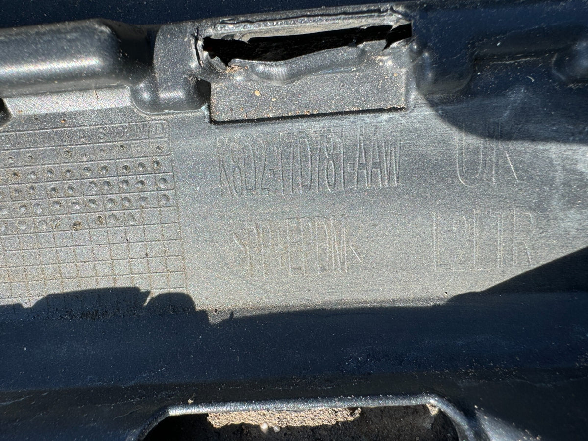 BEMPER BELAKANG RANGE ROVER EVOQUE L551 K8D217D781AAW 2018 2019 2020 2021 2022