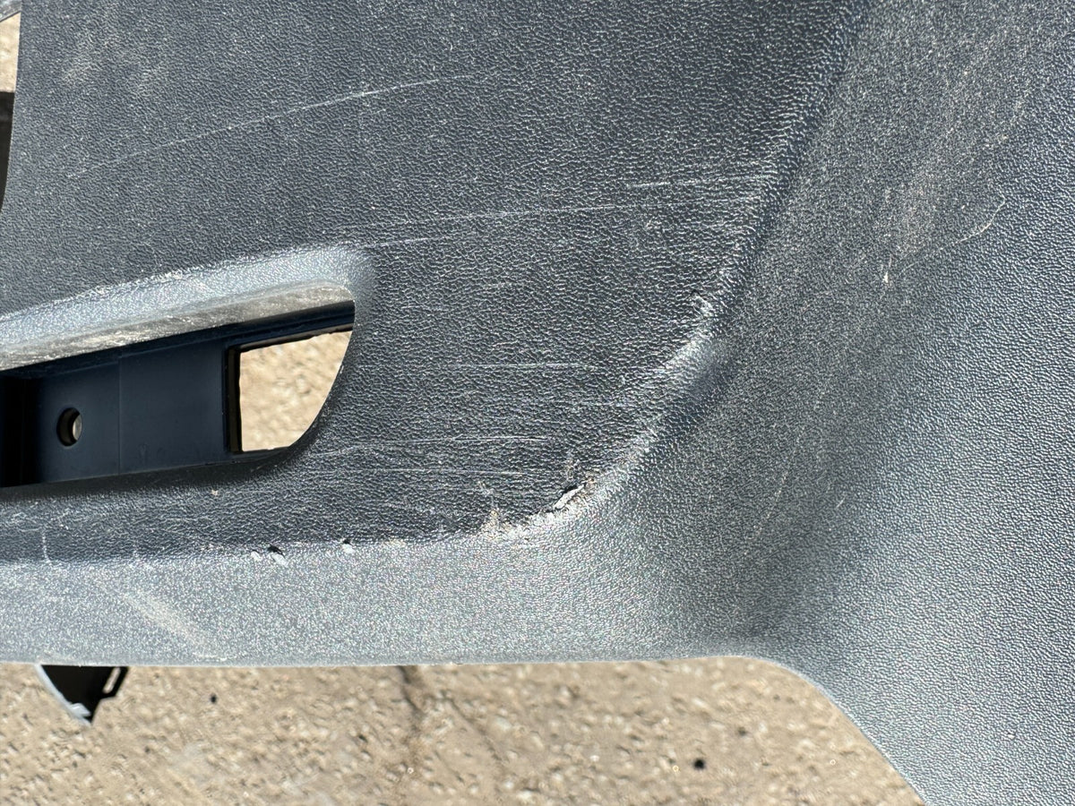 正廠 VOLVO XC40 2018-2021 後保桿下半部 31449333